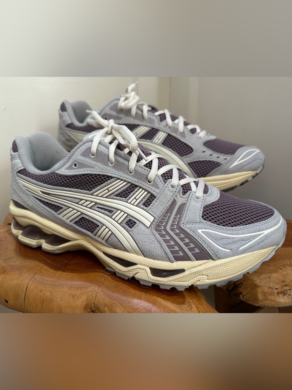 ASICS Gel Kayano 14 - Size: US Men’s 11.5
